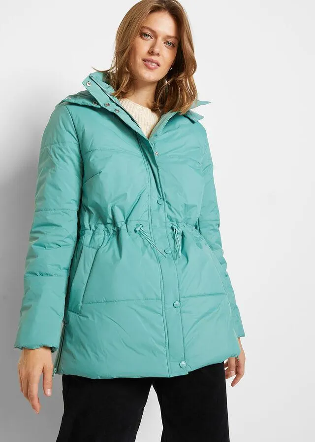 Prešívaná bunda so šnúrkou v kapucni