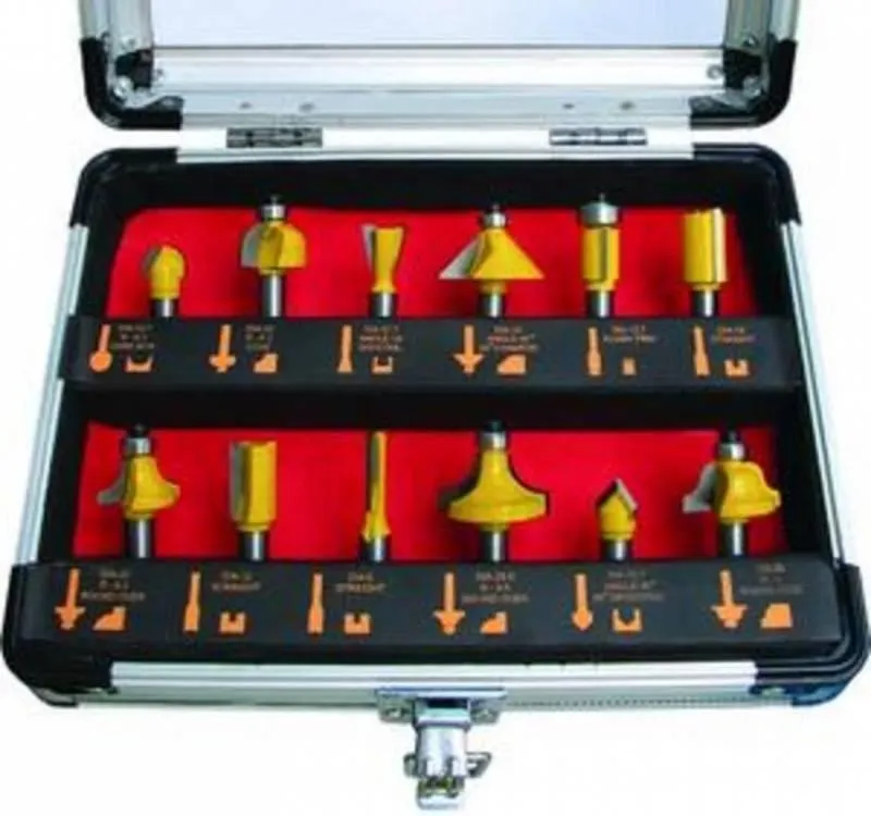 Frezy do dreva-12 d.sada v AL kufr.