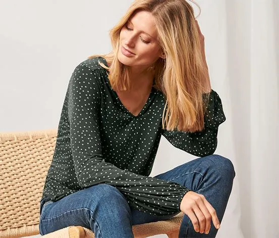 Bodkované blúzkové tričko