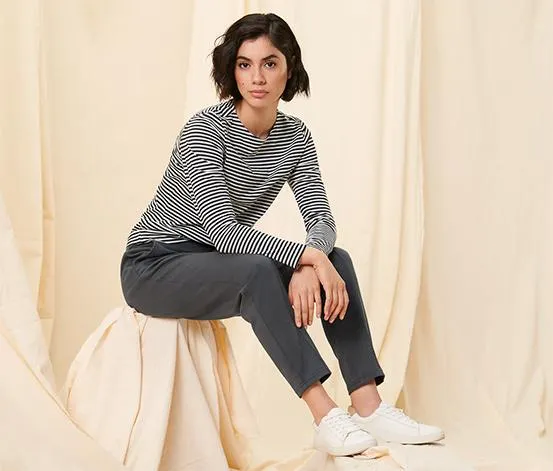 Pásikavé tričko s dlhými rukávmi, čierne