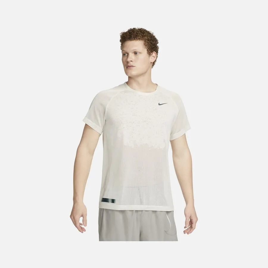 Nike Dri-Fit ADV Run Division TechKnit FW23 Running Short-Sleeve Erkek Tişört