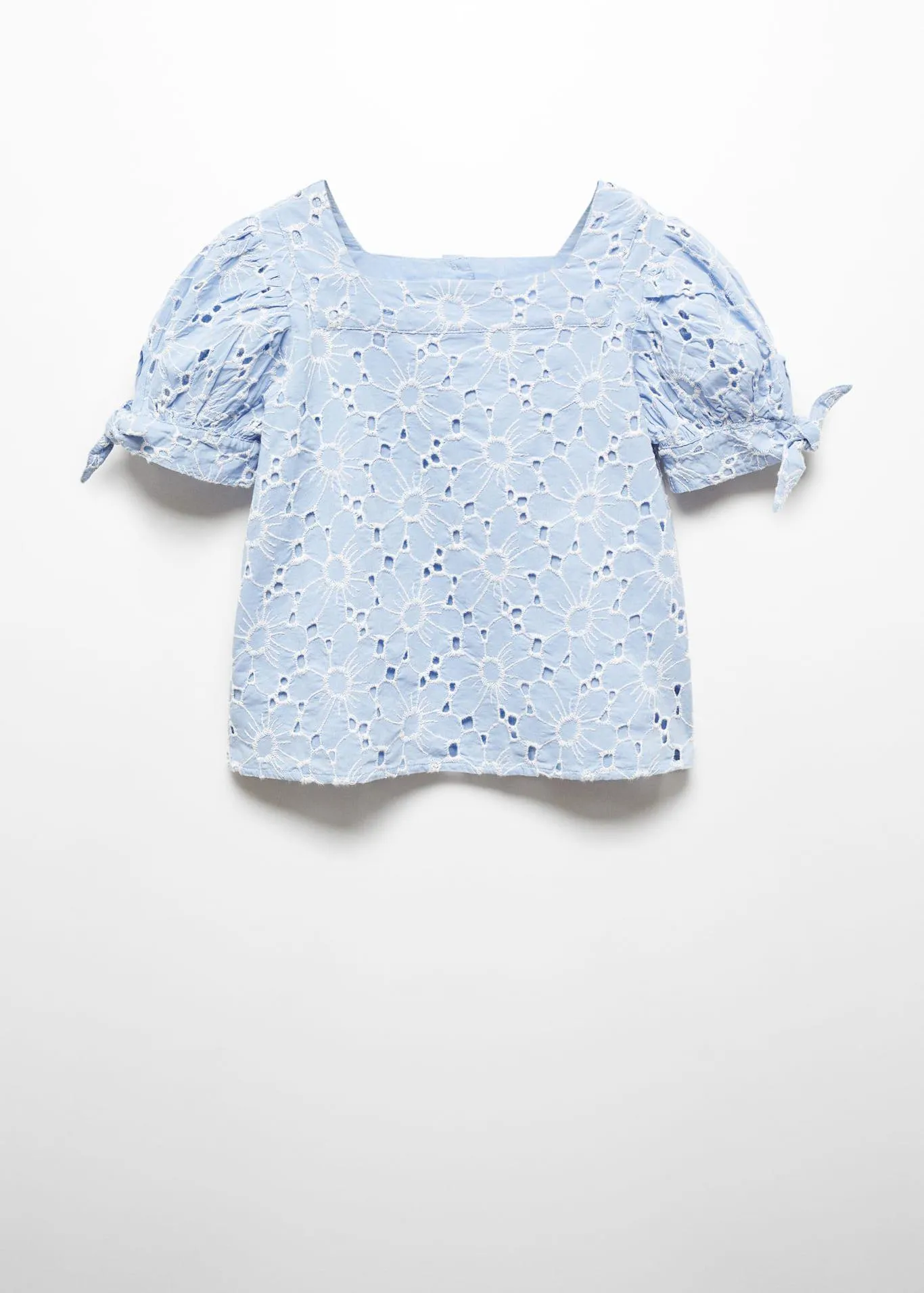 Çiçek işlemeli bluz