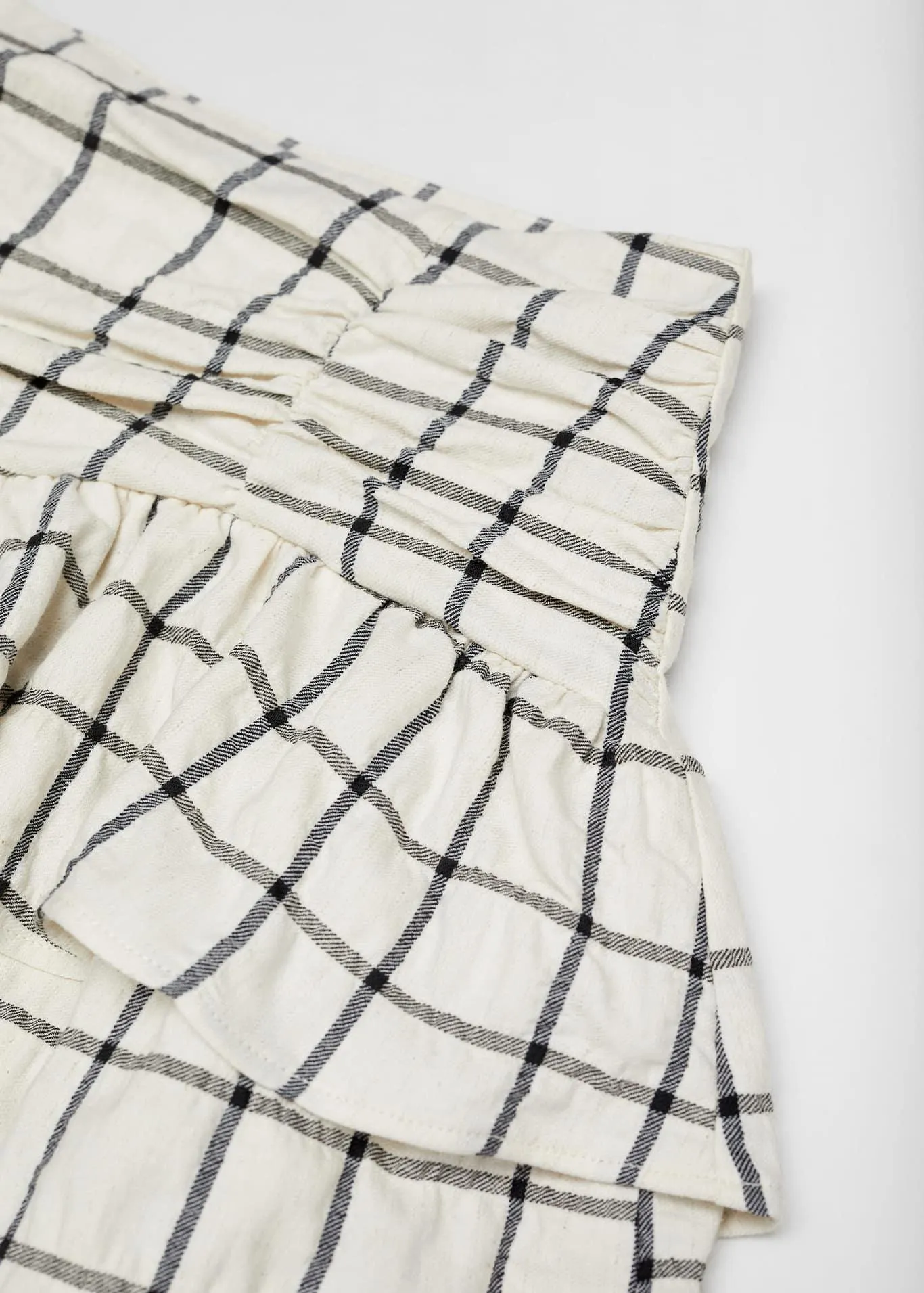 Kare desenli fırfırlı etek