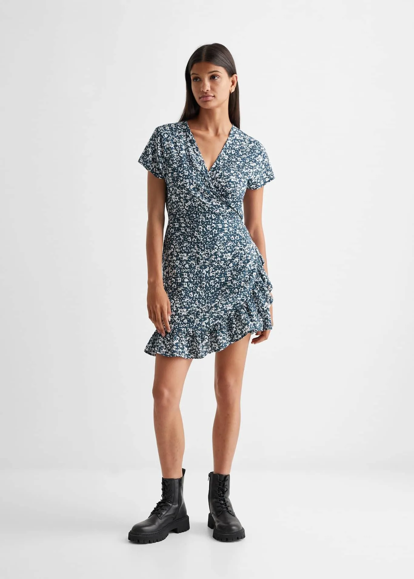 Volanlı desenli elbise