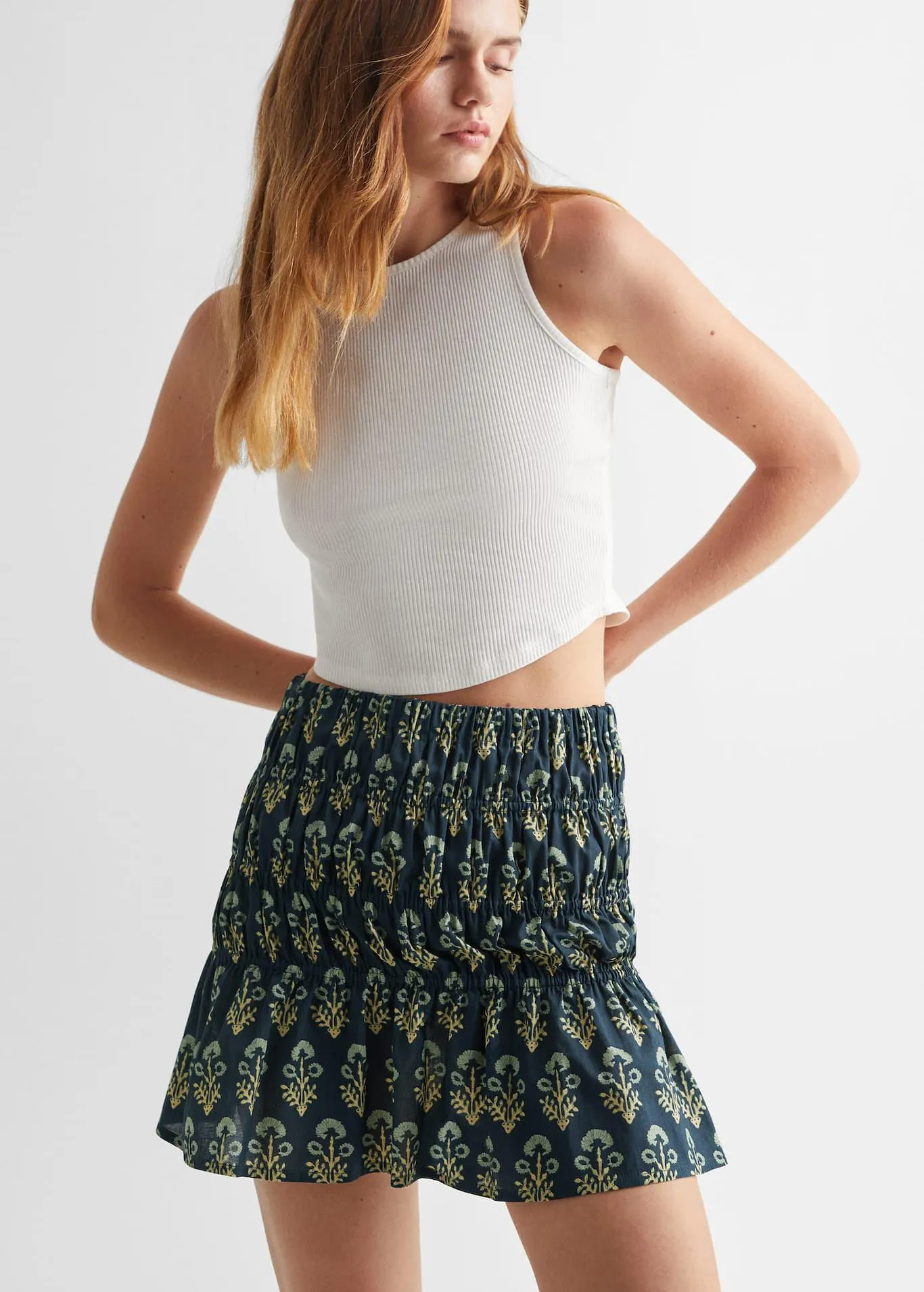 Volan detaylı büzgülü etek