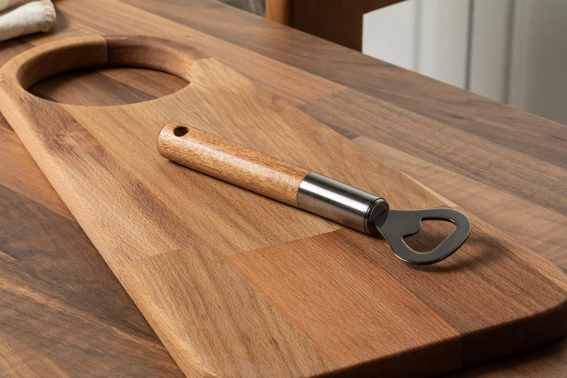 KİTCHEN ESSENTİALS AHŞAP SAPLI ÇELİK ŞİŞE AÇACAĞI (OH2-101)