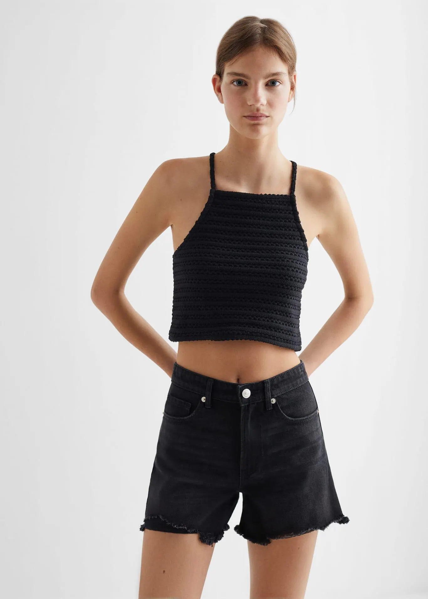 Yırtık denim şort