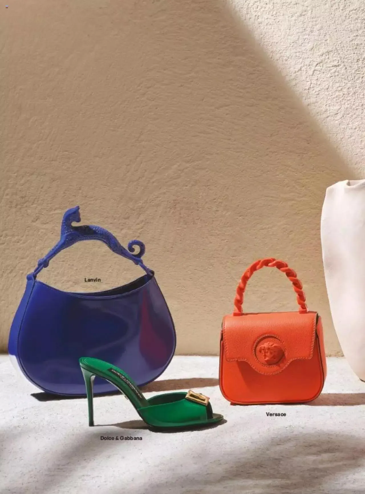 Katalog Beymen Katalog - Beymen Magazine Kadin 13 Mart - 31 Aralık 2023 - aktüel Sayfa 83