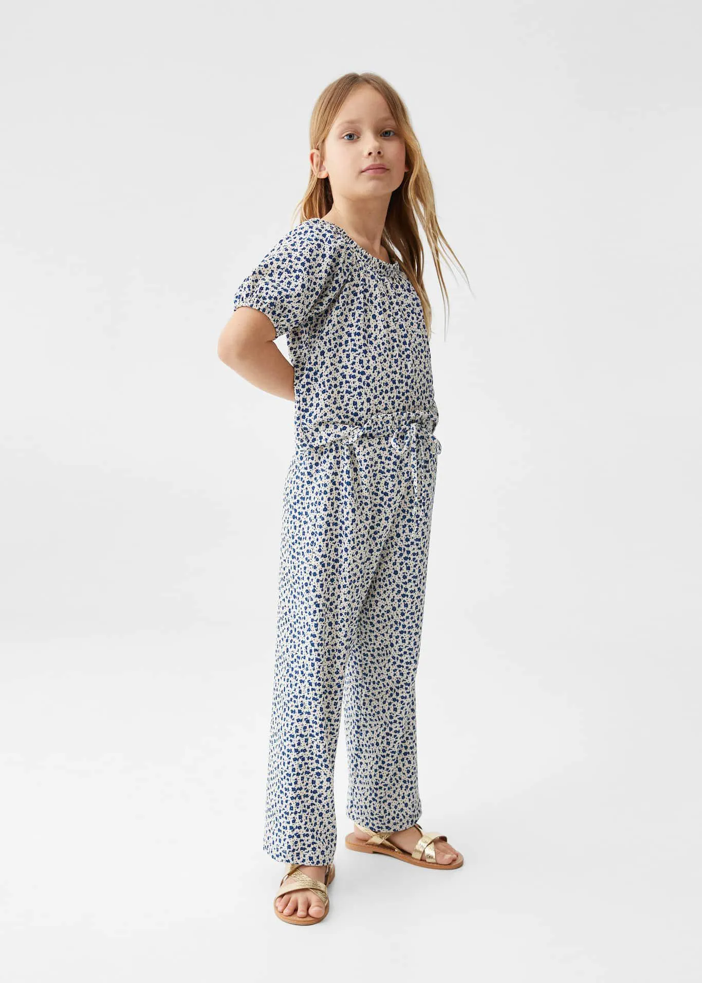 Omuzları büzgülü tişört