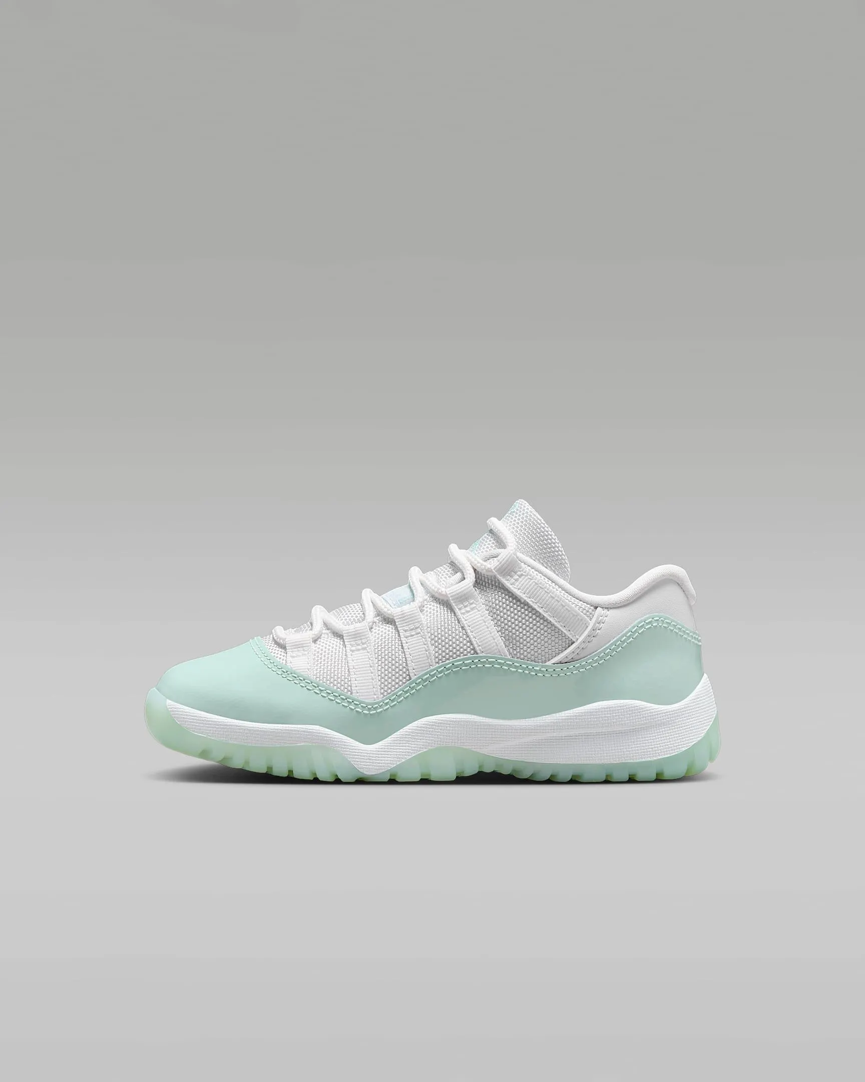 Jordan 11 Retro Low "Igloo"