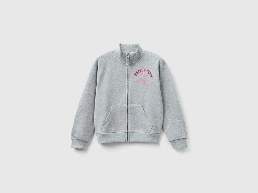 Sudadera con cremallera y cuello