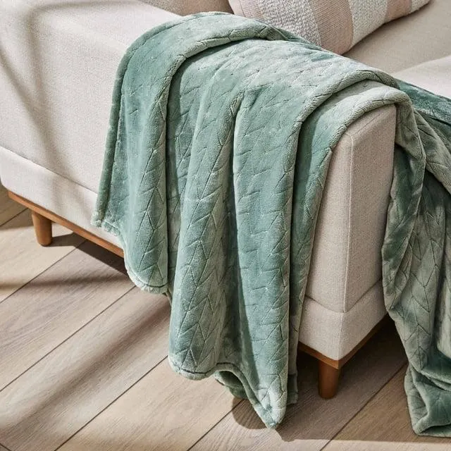 Better Homes & Gardens Textured Velvet Plush Adult Fleece Throw, Oversized, Green River
