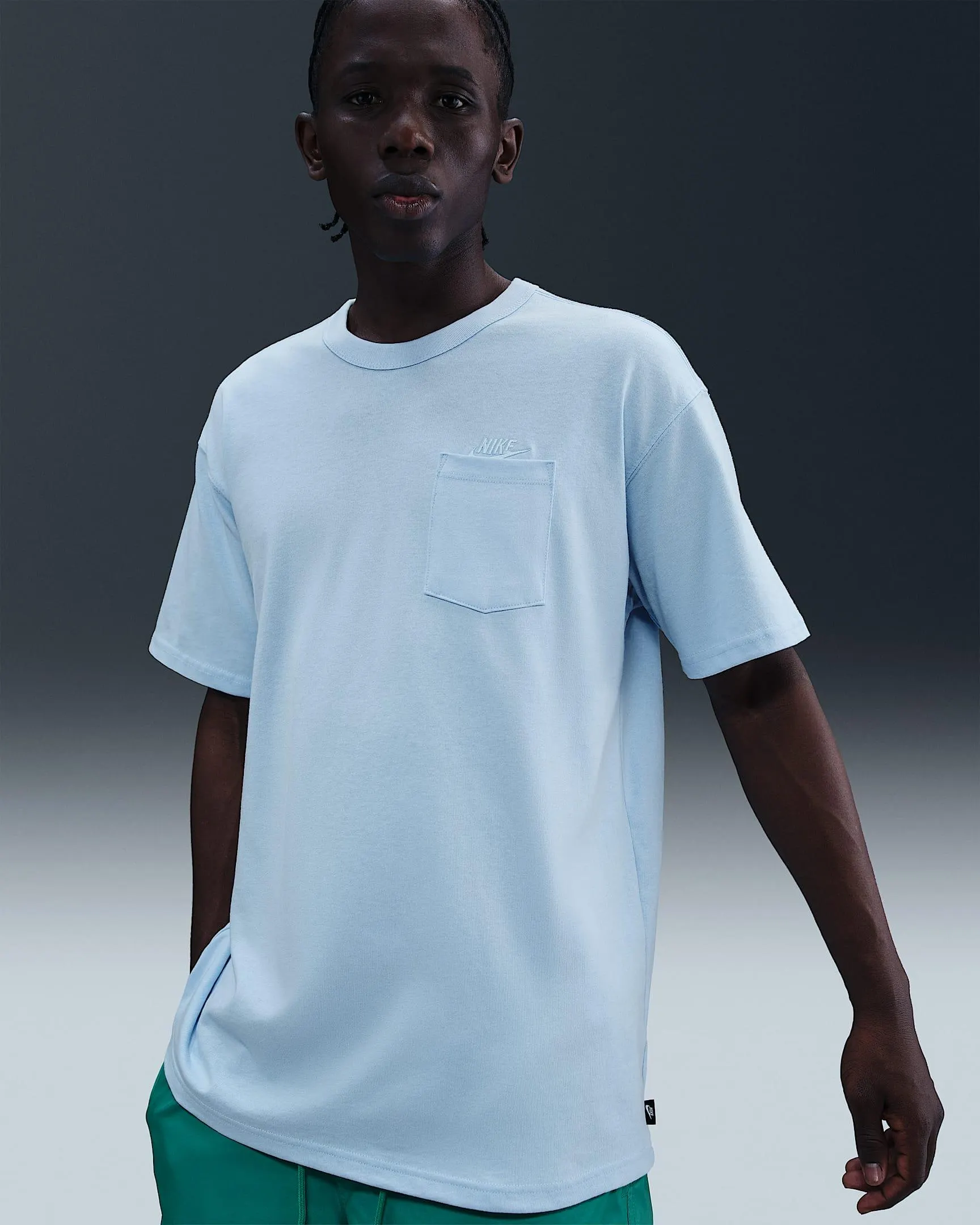 Nike Sportswear Premium Essentials