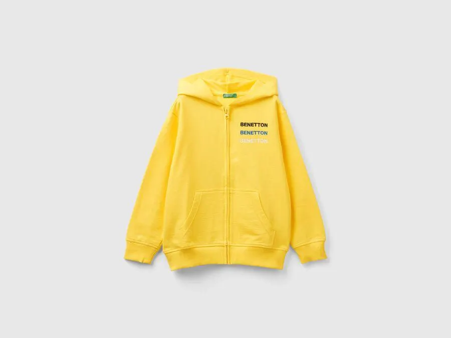 Sudadera con cremallera y capucha