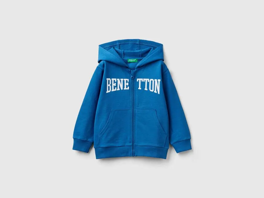 Sudadera ligera con capucha