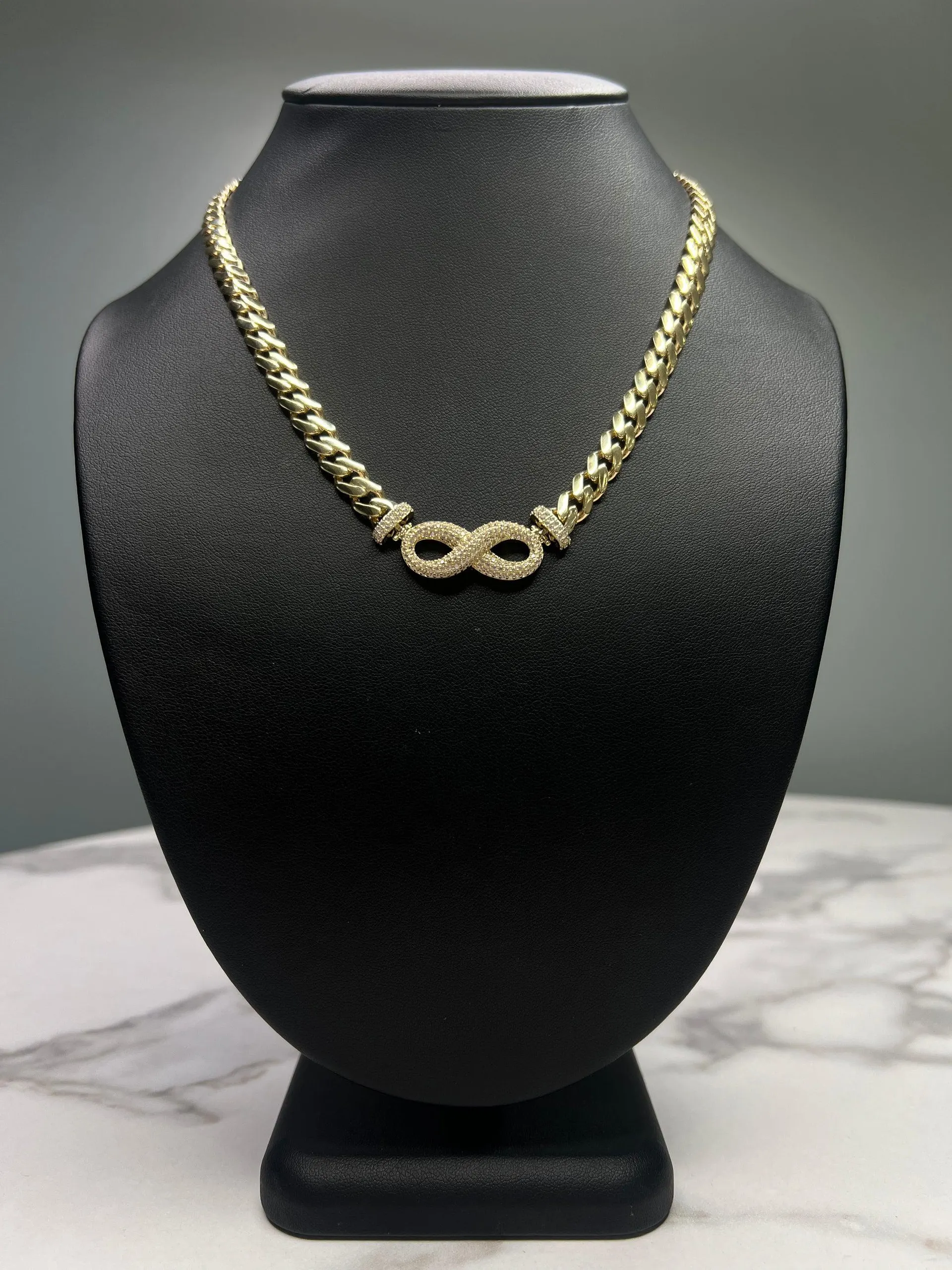 10K Infinity Choker