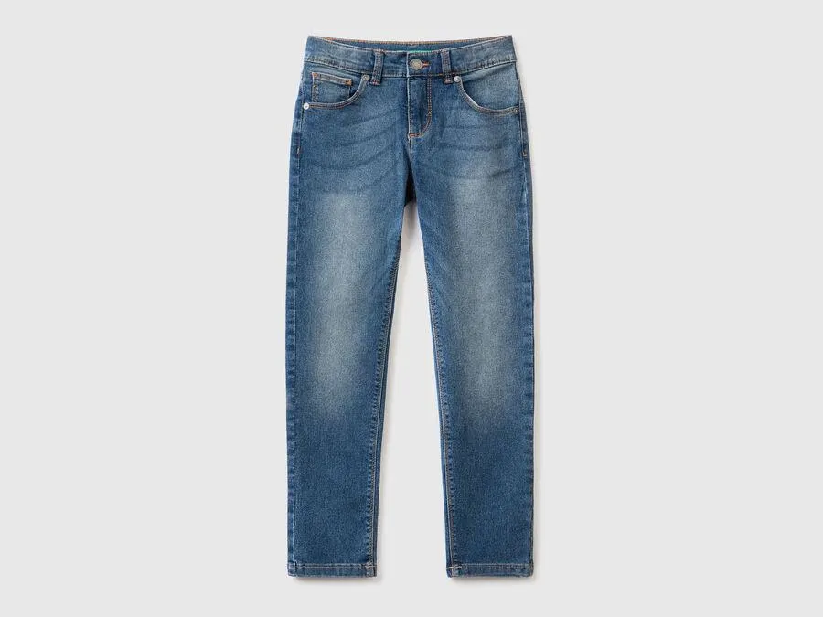 Vaqueros slim fit con cinco bolsillos