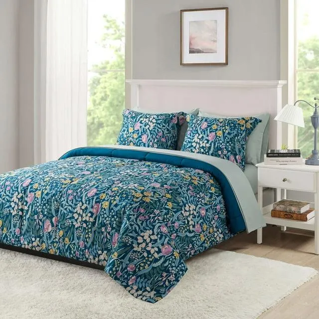 Mainstays 7-Piece Reversible Bed in a Bag Comforter Set with Sheets, Blue Floral, Queen