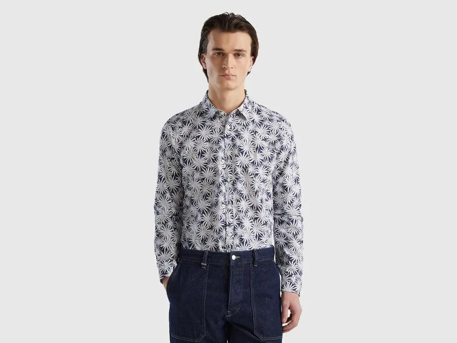 Camisa de flores de corte ceñido