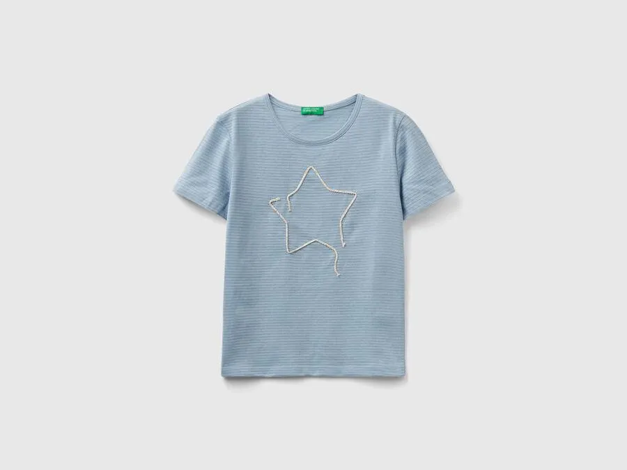 Camiseta con bordado de cuerda