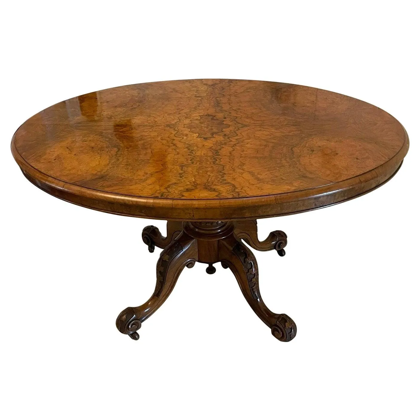Mesa de comedor antigua victoriana ovalada de nogal rebabas de magnífica calidad