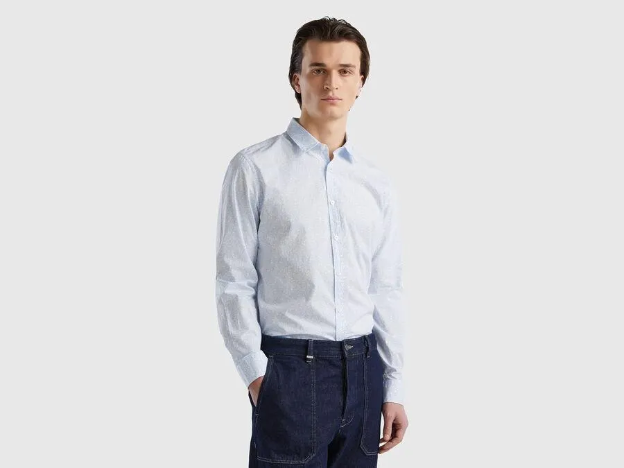 Camisa de flores de corte ceñido