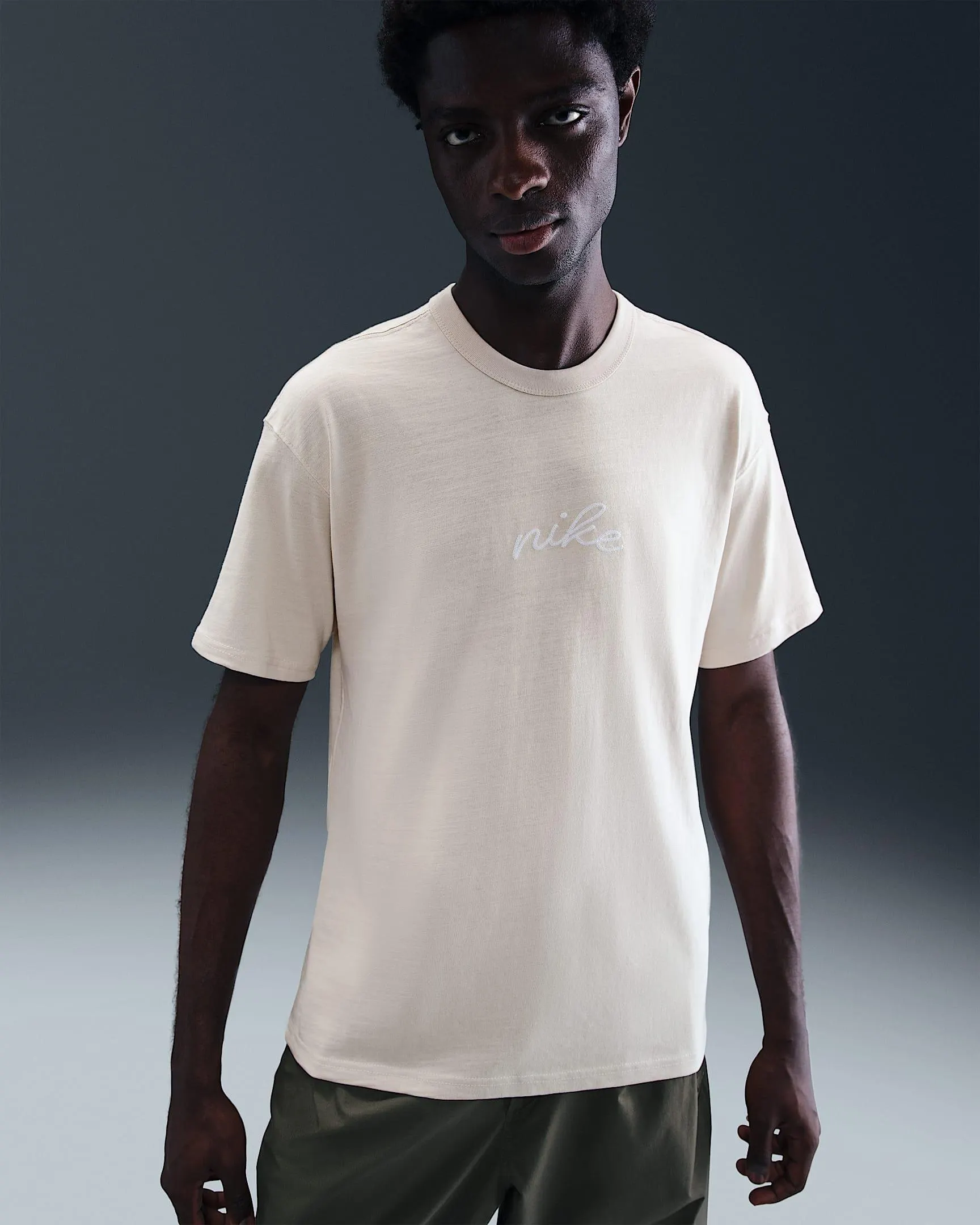 Nike Sportswear Premium Essentials