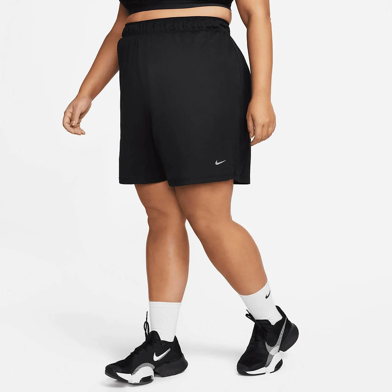 Nike Women's Attack Dri-FIT Mid-Rise Shorts 5 in