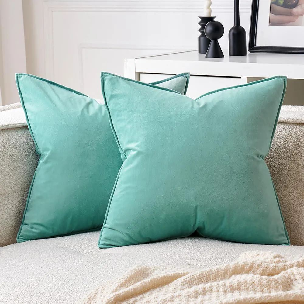 MIULEE Pack of 2 Christmas Decorative Velvet Throw Pillow Covers Soft Pillowcase Cozy Soft Square Cushion Covers Cases for Sofa