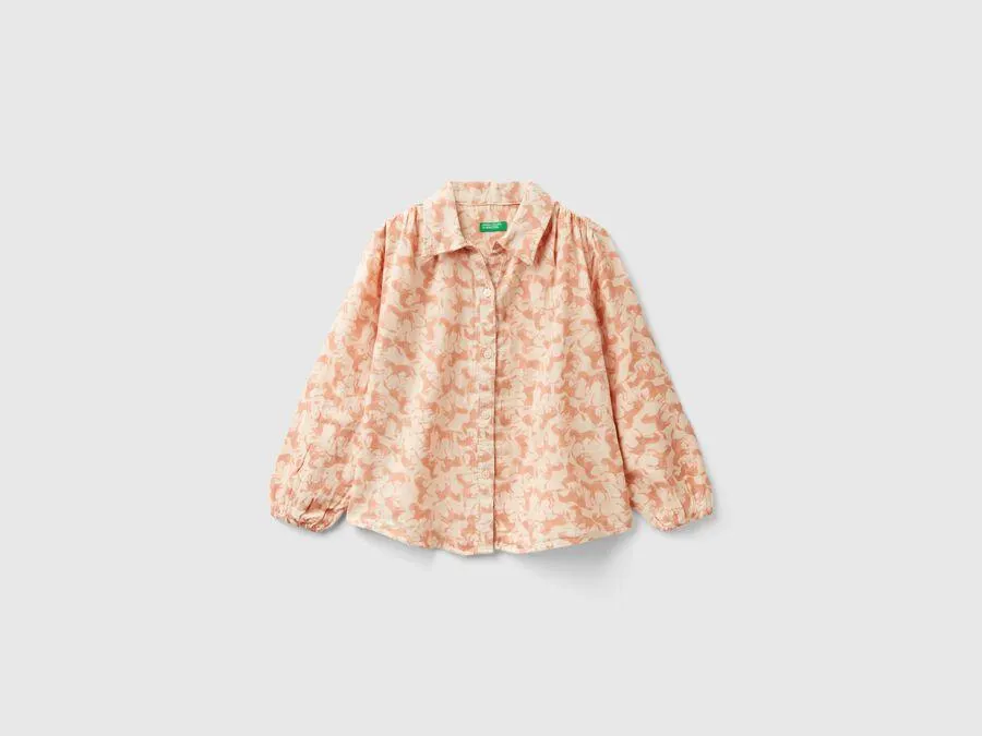 Camisa con estampado de caballos