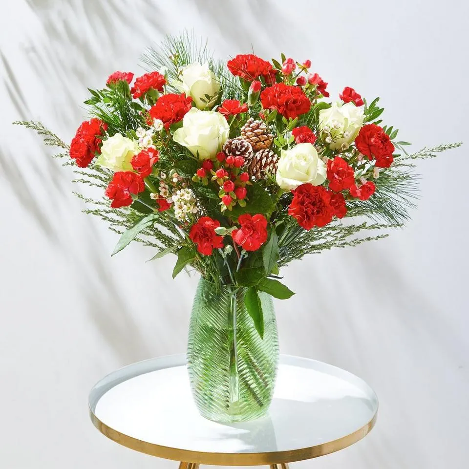 Joyful Noel - 50% extra free flowers