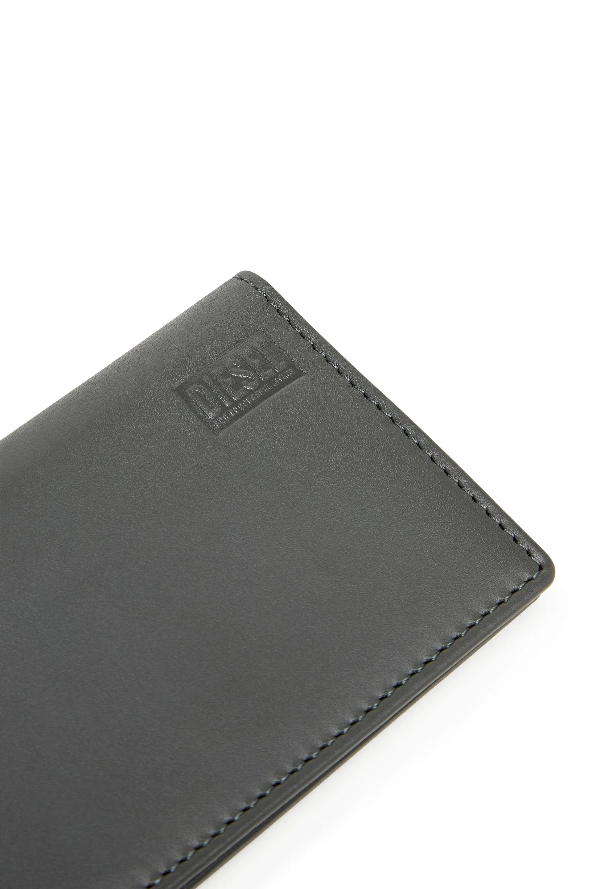 bi-fold card holder