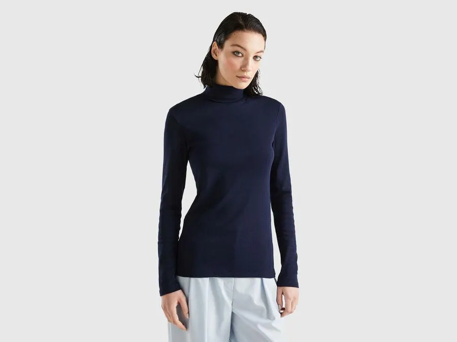 Long sleeve t-shirt with high neck