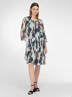 Dress with 3/4-length sleeves