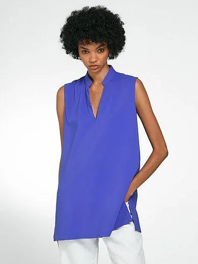 Sleeveless long blouse with V-neck