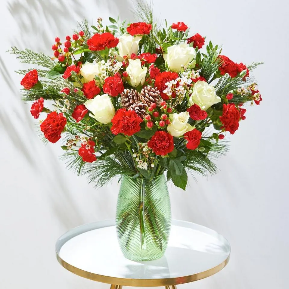 Deluxe Joyful Noel - 50% extra free flowers