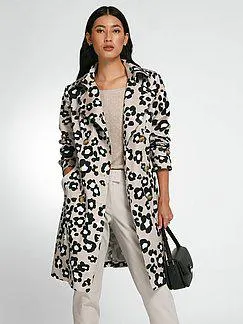 Trench coat with leopard skin pattern