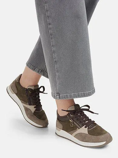 Sneakers in cowhide suede