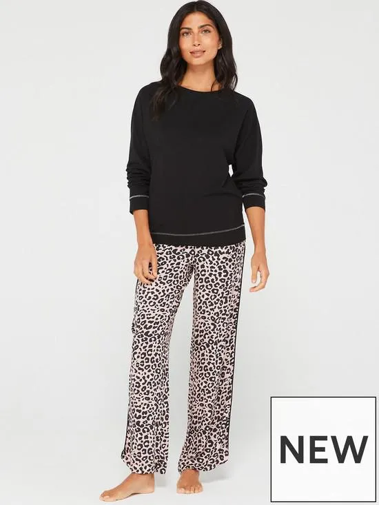 Long Sleeve Top With Animal Print Wide Leg Trousers Pyjama Set