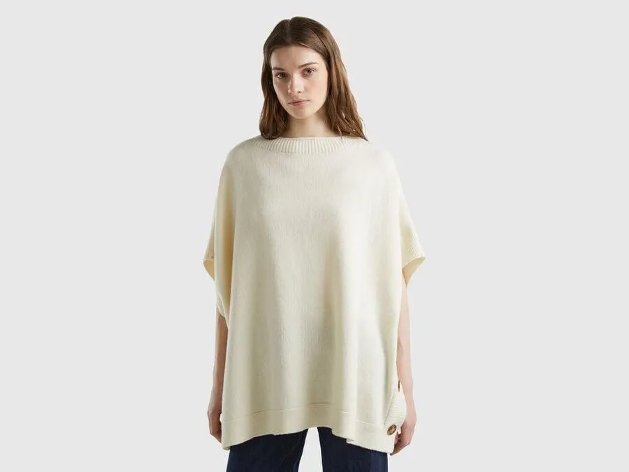 Poncho mit U-Boot-Ausschnitt