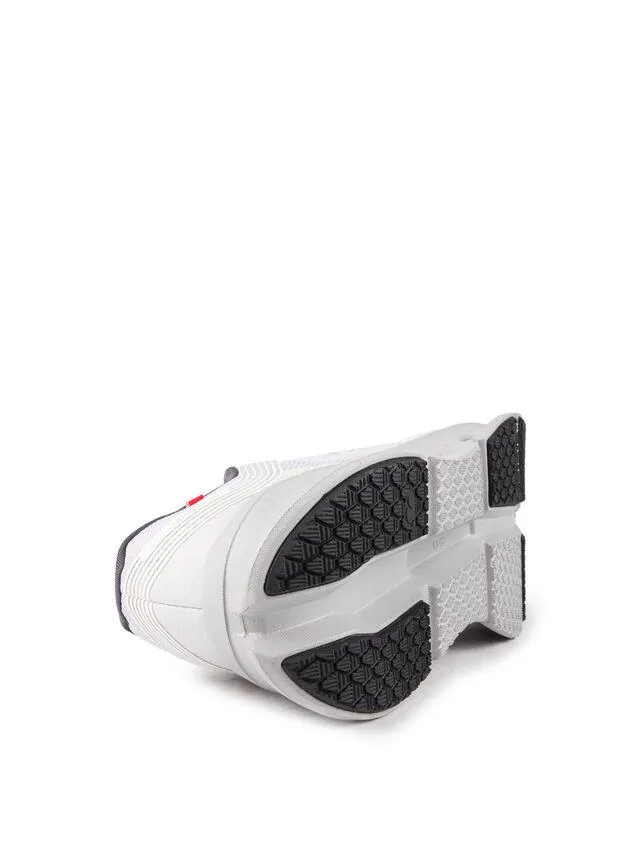 On ON Cloud Go Trainers