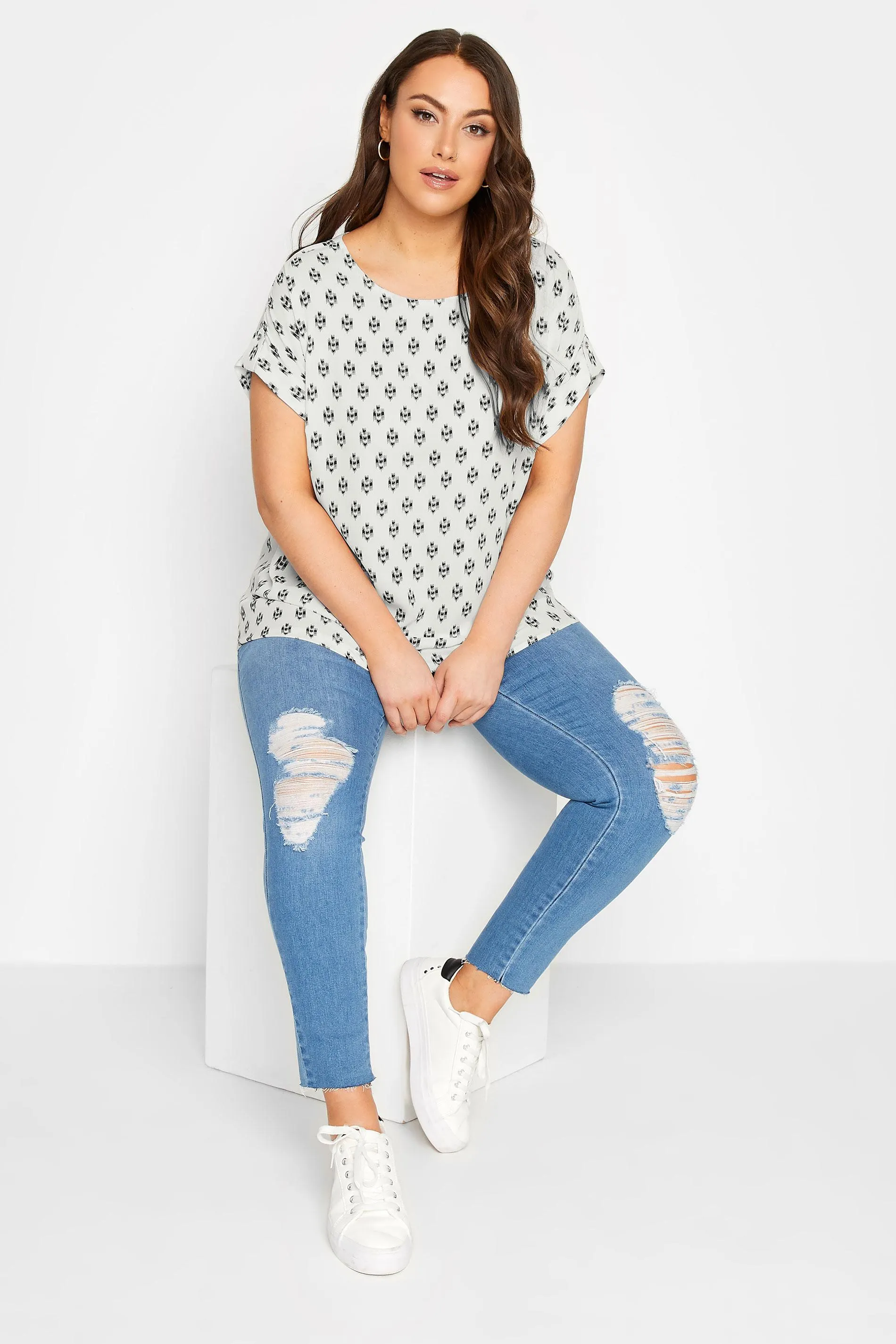 YOURS Curve White Printed Tab Sleeve Blouse