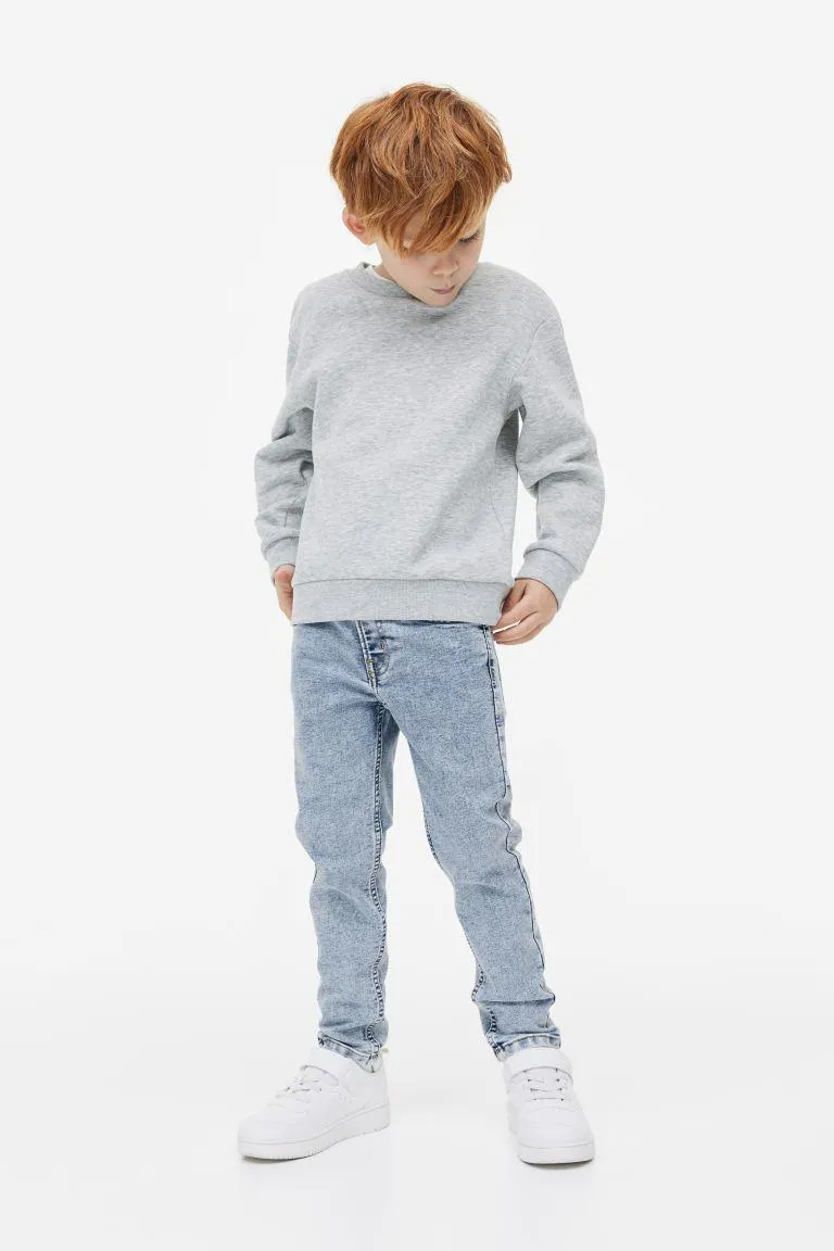 Relaxed Tapered Fit Jeans