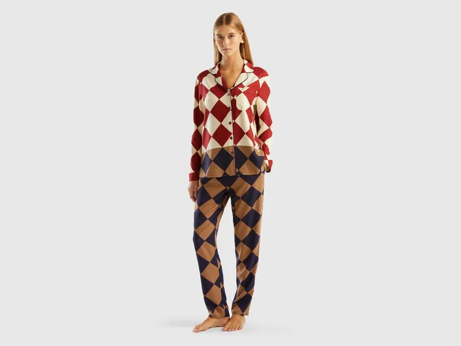 Pyjamas with diamond print