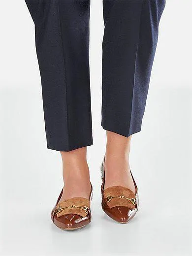 Pointed-toe ballerina pumps with chain detail