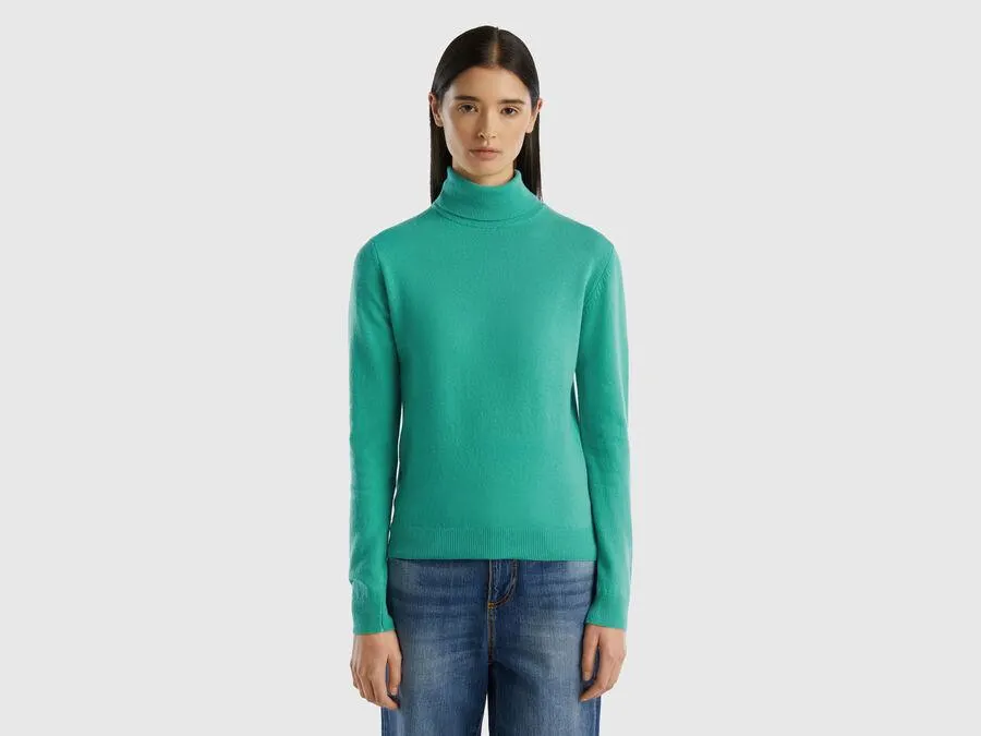 Light green turtleneck in pure Merino wool