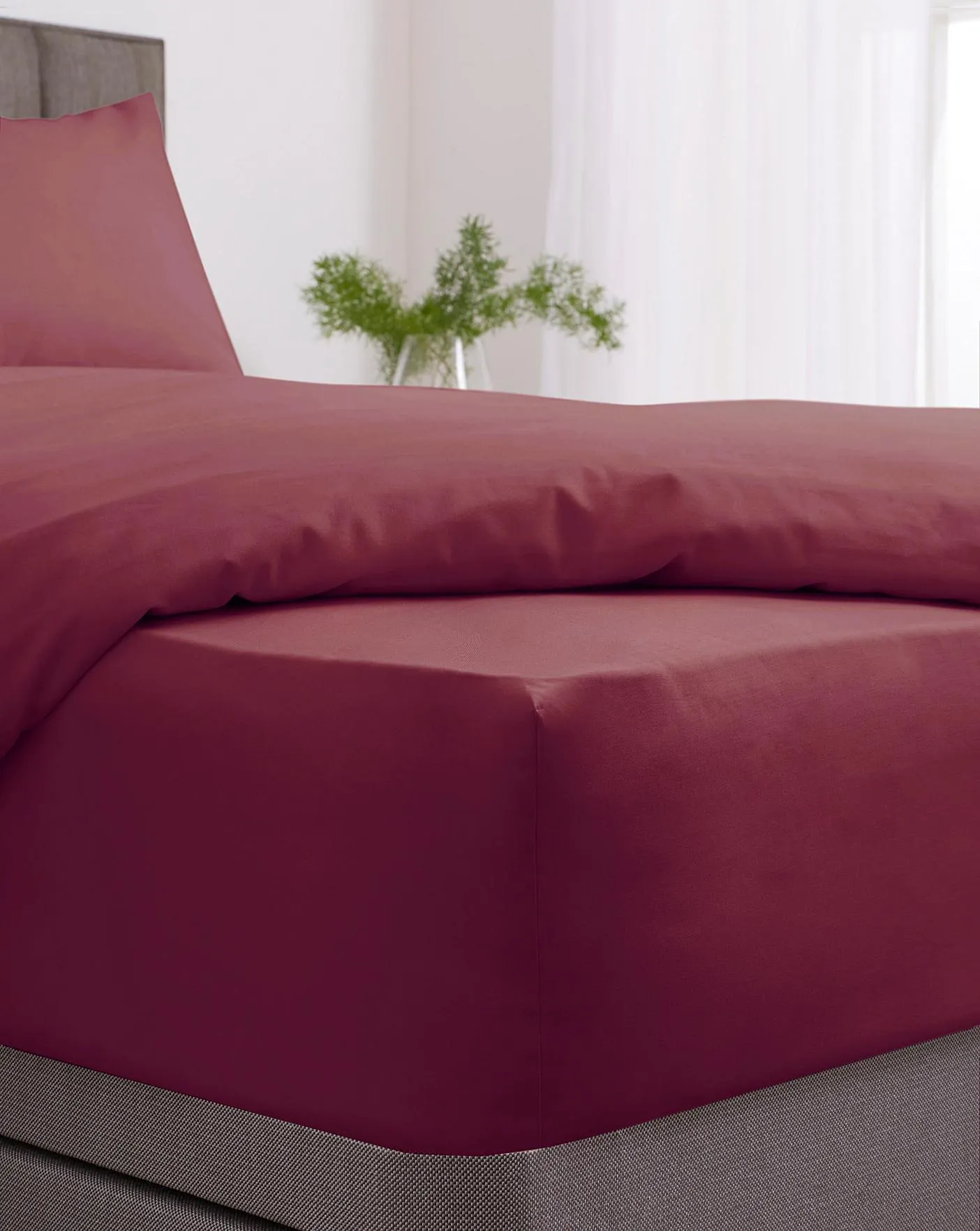 Easy Care Plain Dye Extra Deep Fitted Sheet