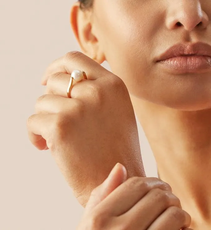 Nura Round Pearl Ring