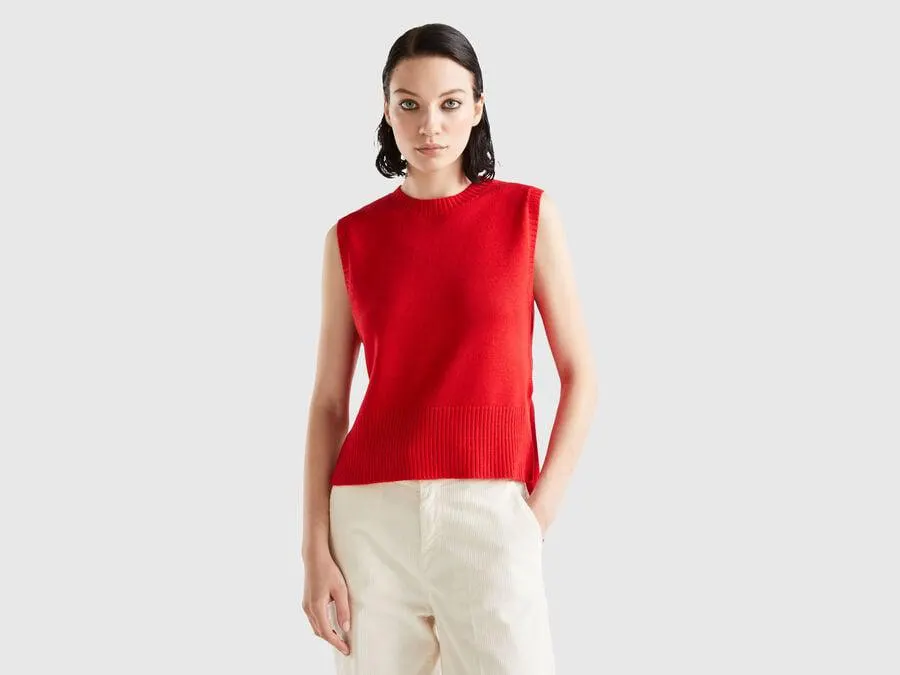 Knit vest with slits