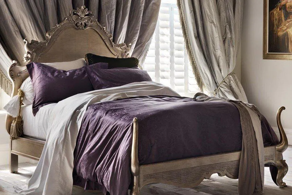 Versailles Leafed Bed